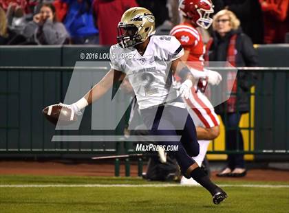 Thumbnail 1 in Mater Dei vs. St. John Bosco (CIF SS Division 1 Final) photogallery.