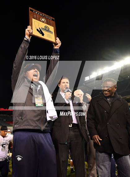 Thumbnail 2 in Mater Dei vs. St. John Bosco (CIF SS Division 1 Final) photogallery.