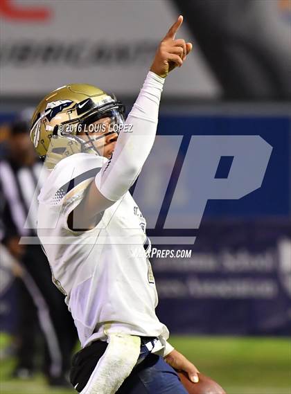 Thumbnail 2 in Mater Dei vs. St. John Bosco (CIF SS Division 1 Final) photogallery.