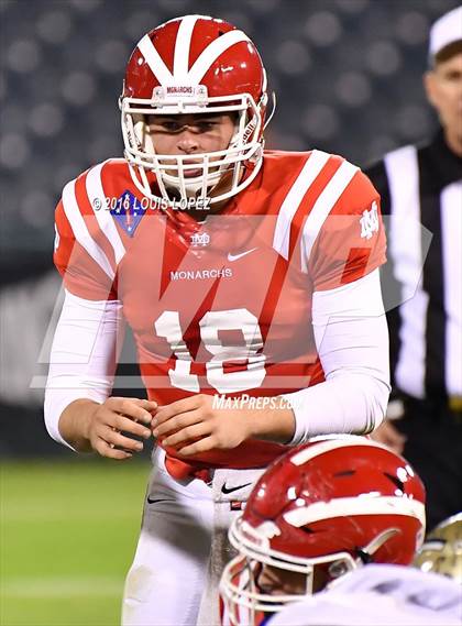 Thumbnail 2 in Mater Dei vs. St. John Bosco (CIF SS Division 1 Final) photogallery.
