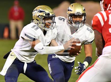Thumbnail 3 in Mater Dei vs. St. John Bosco (CIF SS Division 1 Final) photogallery.