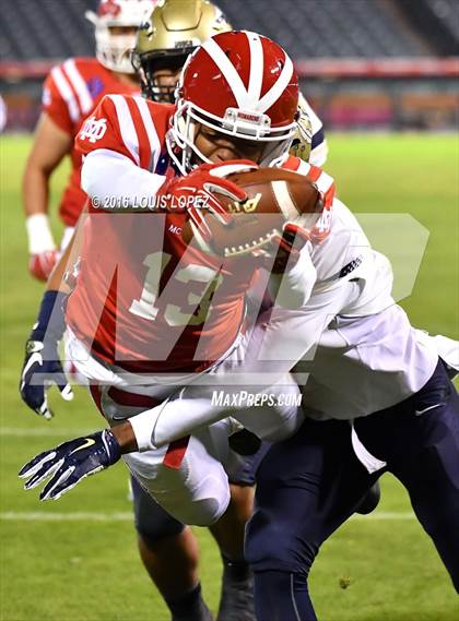 Thumbnail 2 in Mater Dei vs. St. John Bosco (CIF SS Division 1 Final) photogallery.
