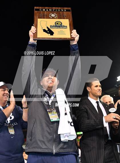 Thumbnail 1 in Mater Dei vs. St. John Bosco (CIF SS Division 1 Final) photogallery.