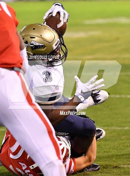 Thumbnail 2 in Mater Dei vs. St. John Bosco (CIF SS Division 1 Final) photogallery.
