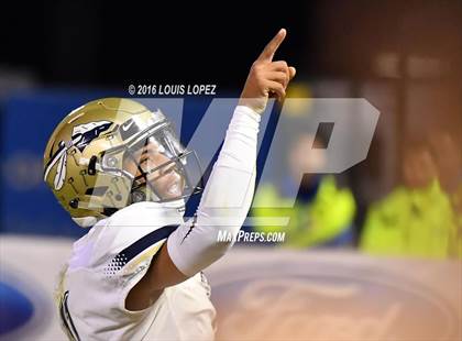 Thumbnail 1 in Mater Dei vs. St. John Bosco (CIF SS Division 1 Final) photogallery.
