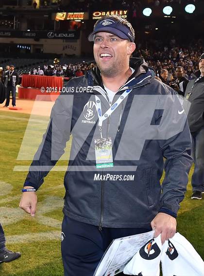 Thumbnail 2 in Mater Dei vs. St. John Bosco (CIF SS Division 1 Final) photogallery.