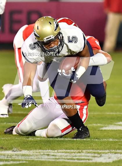 Thumbnail 1 in Mater Dei vs. St. John Bosco (CIF SS Division 1 Final) photogallery.