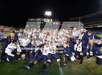 Thumbnail 3 in Mater Dei vs. St. John Bosco (CIF SS Division 1 Final) photogallery.