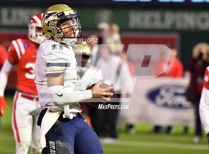 Thumbnail 3 in Mater Dei vs. St. John Bosco (CIF SS Division 1 Final) photogallery.