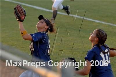 Thumbnail 2 in Chaminade vs Warren (D4 Section Final) photogallery.