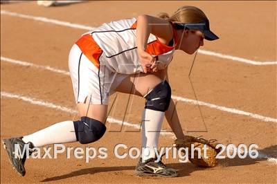 Thumbnail 2 in Chaminade vs Warren (D4 Section Final) photogallery.