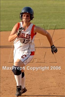 Thumbnail 2 in Chaminade vs Warren (D4 Section Final) photogallery.
