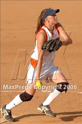 Thumbnail 3 in Chaminade vs Warren (D4 Section Final) photogallery.