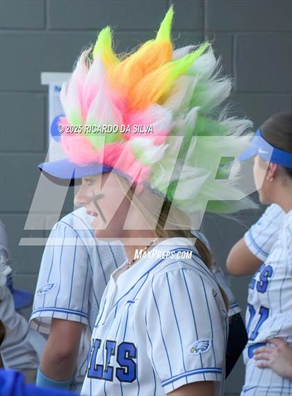 Thumbnail 2 in Barbers Hill vs. Smithson Valley (UIL Softball 5A D1 Semifinal) photogallery.