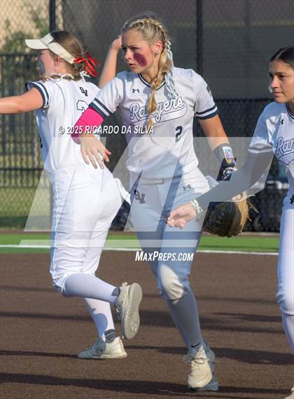 Thumbnail 3 in Barbers Hill vs. Smithson Valley (UIL Softball 5A D1 Semifinal) photogallery.