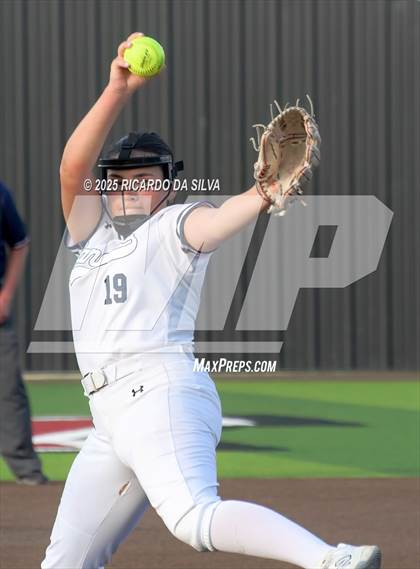 Thumbnail 2 in Barbers Hill vs. Smithson Valley (UIL Softball 5A D1 Semifinal) photogallery.