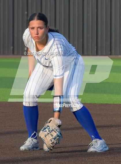 Thumbnail 2 in Barbers Hill vs. Smithson Valley (UIL Softball 5A D1 Semifinal) photogallery.