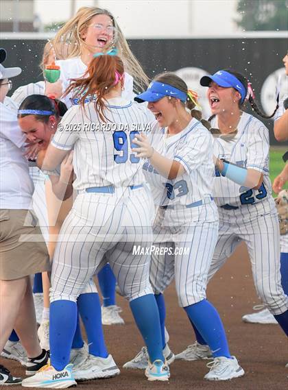 Thumbnail 1 in Barbers Hill vs. Smithson Valley (UIL Softball 5A D1 Semifinal) photogallery.