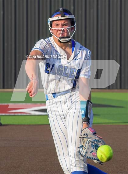 Thumbnail 3 in Barbers Hill vs. Smithson Valley (UIL Softball 5A D1 Semifinal) photogallery.
