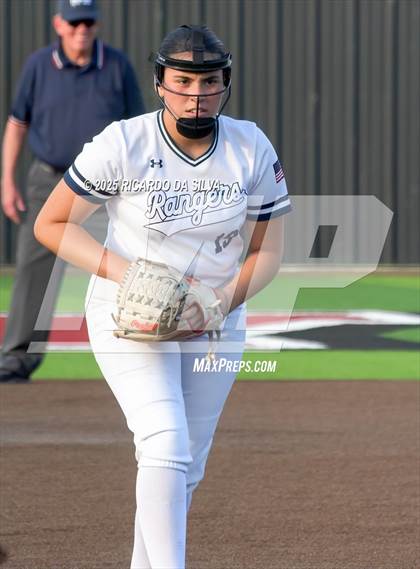 Thumbnail 3 in Barbers Hill vs. Smithson Valley (UIL Softball 5A D1 Semifinal) photogallery.