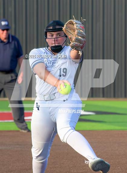 Thumbnail 3 in Barbers Hill vs. Smithson Valley (UIL Softball 5A D1 Semifinal) photogallery.