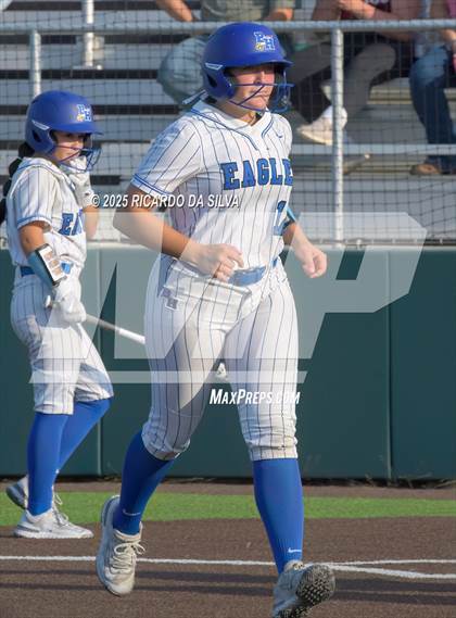 Thumbnail 3 in Barbers Hill vs. Smithson Valley (UIL Softball 5A D1 Semifinal) photogallery.