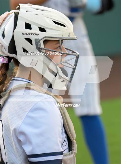 Thumbnail 3 in Barbers Hill vs. Smithson Valley (UIL Softball 5A D1 Semifinal) photogallery.
