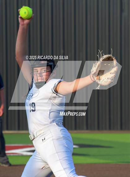 Thumbnail 3 in Barbers Hill vs. Smithson Valley (UIL Softball 5A D1 Semifinal) photogallery.