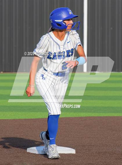 Thumbnail 3 in Barbers Hill vs. Smithson Valley (UIL Softball 5A D1 Semifinal) photogallery.