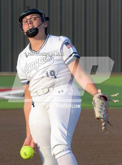 Thumbnail 2 in Barbers Hill vs. Smithson Valley (UIL Softball 5A D1 Semifinal) photogallery.