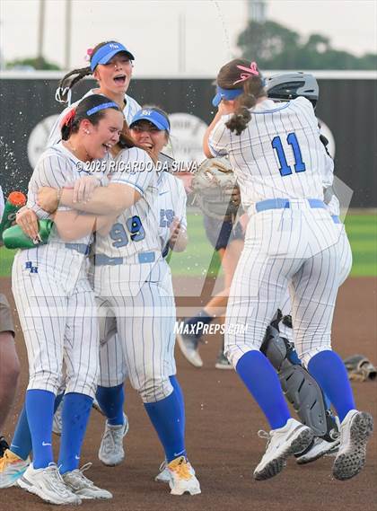 Thumbnail 3 in Barbers Hill vs. Smithson Valley (UIL Softball 5A D1 Semifinal) photogallery.