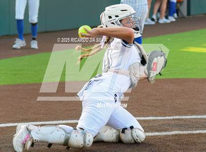 Thumbnail 2 in Barbers Hill vs. Smithson Valley (UIL Softball 5A D1 Semifinal) photogallery.