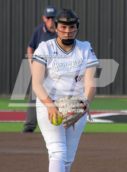 Thumbnail 1 in Barbers Hill vs. Smithson Valley (UIL Softball 5A D1 Semifinal) photogallery.