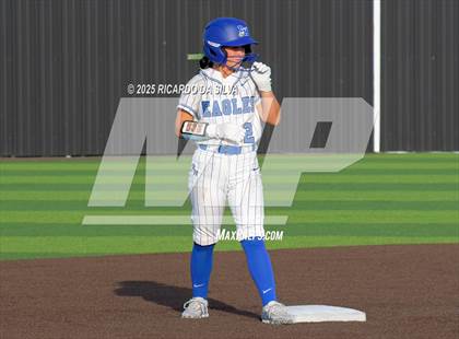 Thumbnail 2 in Barbers Hill vs. Smithson Valley (UIL Softball 5A D1 Semifinal) photogallery.