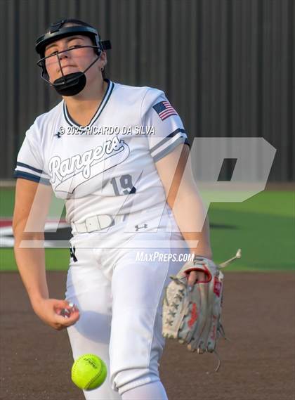 Thumbnail 3 in Barbers Hill vs. Smithson Valley (UIL Softball 5A D1 Semifinal) photogallery.