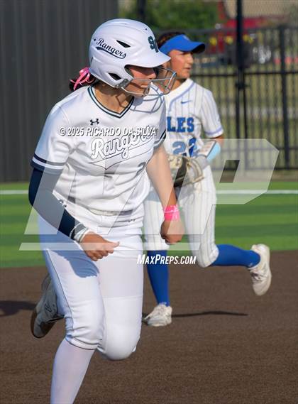 Thumbnail 2 in Barbers Hill vs. Smithson Valley (UIL Softball 5A D1 Semifinal) photogallery.