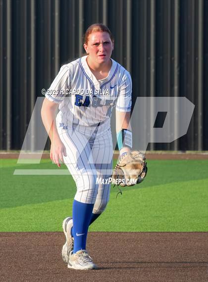 Thumbnail 3 in Barbers Hill vs. Smithson Valley (UIL Softball 5A D1 Semifinal) photogallery.