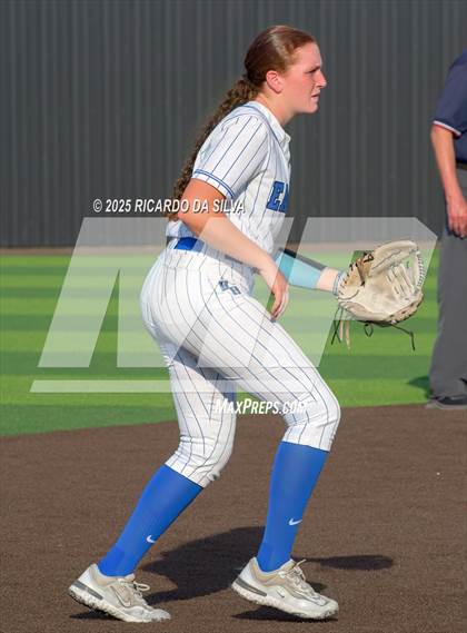 Thumbnail 2 in Barbers Hill vs. Smithson Valley (UIL Softball 5A D1 Semifinal) photogallery.