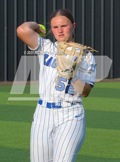 Thumbnail 3 in Barbers Hill vs. Smithson Valley (UIL Softball 5A D1 Semifinal) photogallery.