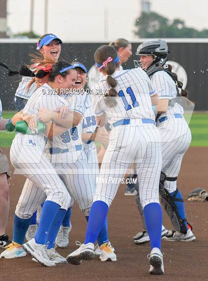 Thumbnail 1 in Barbers Hill vs. Smithson Valley (UIL Softball 5A D1 Semifinal) photogallery.