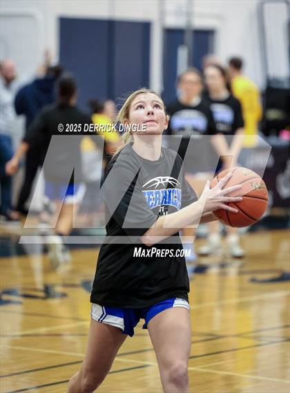 Thumbnail 3 in Herricks @ Oceanside photogallery.