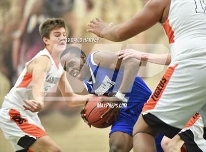 Thumbnail 2 in Hinkley vs. Lakewood photogallery.