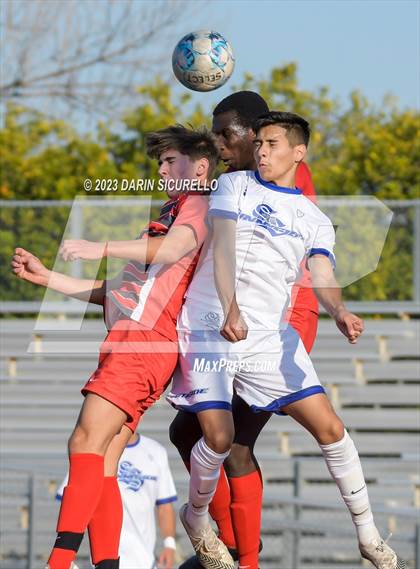 Thumbnail 2 in Sunnyside vs. Brophy College Prep photogallery.