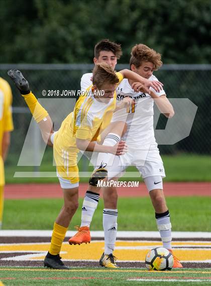 Thumbnail 2 in Marian Catholic @ Carmel photogallery.