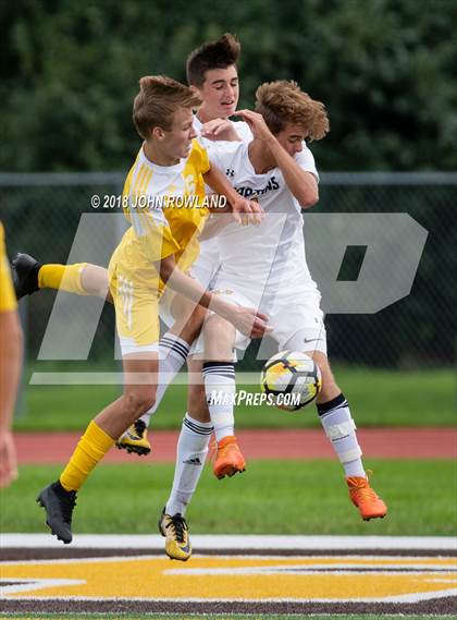 Thumbnail 1 in Marian Catholic @ Carmel photogallery.