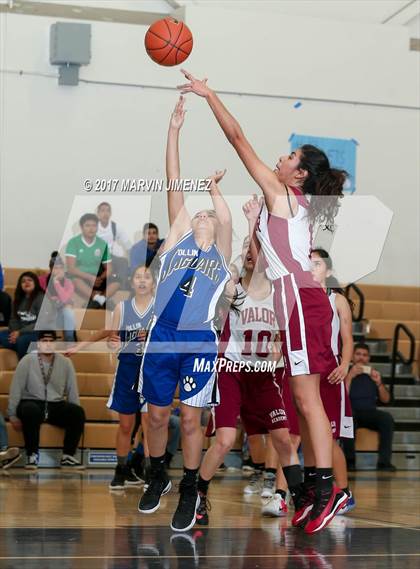 Thumbnail 2 in Aspire Ollin University Prep vs. Valor Academy (CIF LACS Final) photogallery.