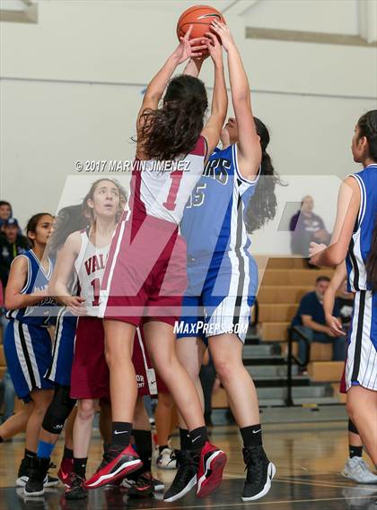 Thumbnail 1 in Aspire Ollin University Prep vs. Valor Academy (CIF LACS Final) photogallery.