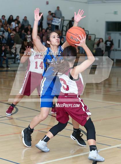 Thumbnail 3 in Aspire Ollin University Prep vs. Valor Academy (CIF LACS Final) photogallery.
