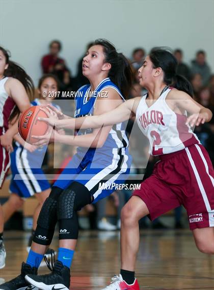 Thumbnail 2 in Aspire Ollin University Prep vs. Valor Academy (CIF LACS Final) photogallery.
