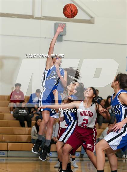 Thumbnail 3 in Aspire Ollin University Prep vs. Valor Academy (CIF LACS Final) photogallery.